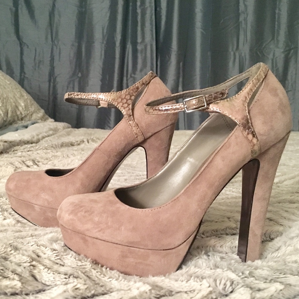 Steve Madden Becoming Platform Pump